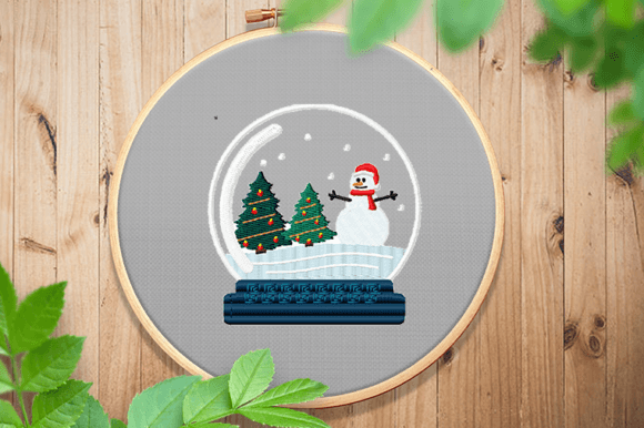 Snowman Christmas Tree in Circle Glass